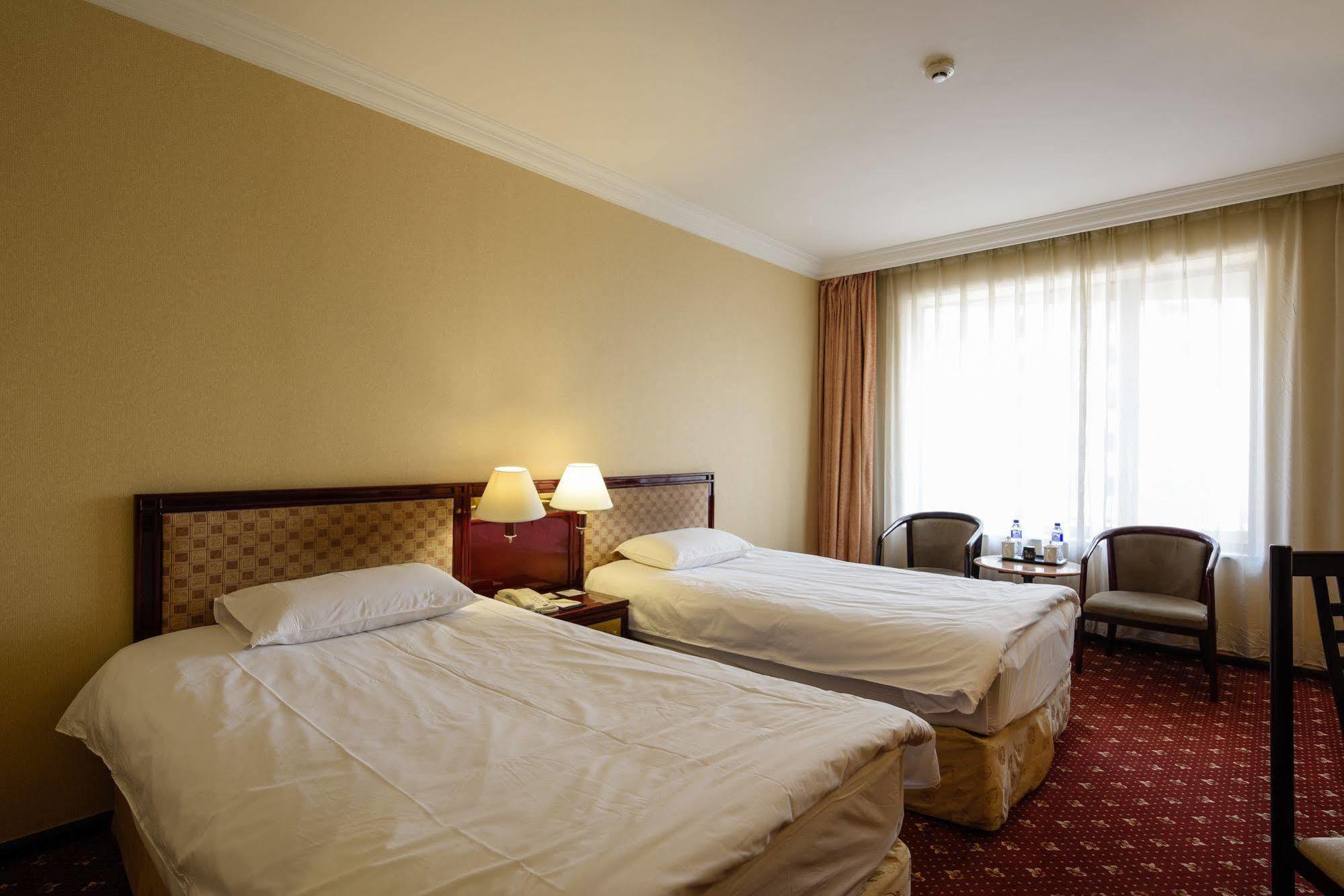 Yanshan Hotel Пекин Экстерьер фото